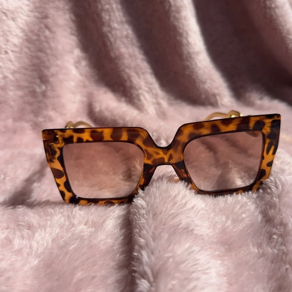 🔥Leopard Print Chain Frame